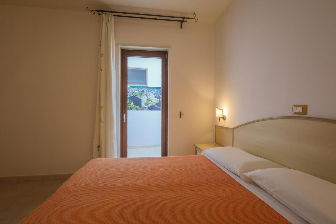 Hotel Corallo Torre Santa Sabina Zewnętrze zdjęcie