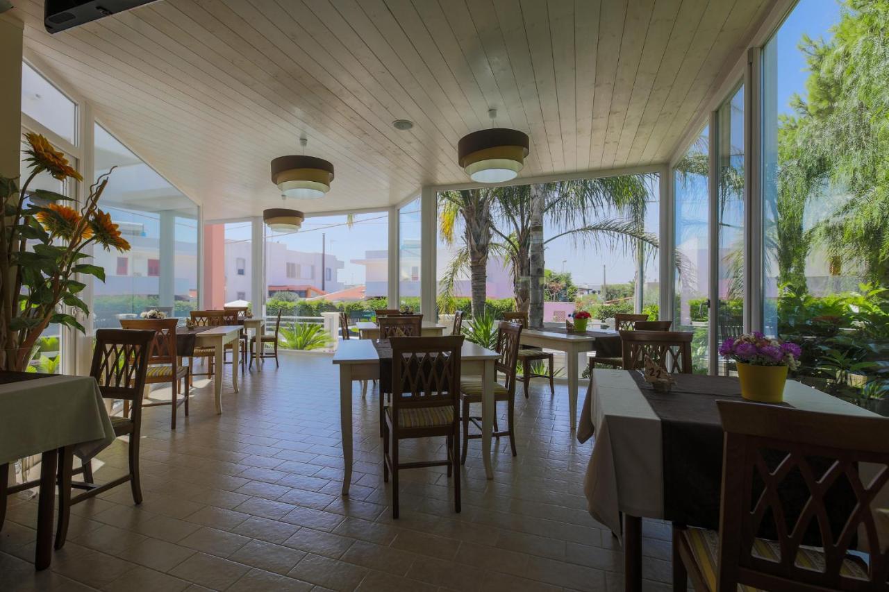 Hotel Corallo Torre Santa Sabina Zewnętrze zdjęcie
