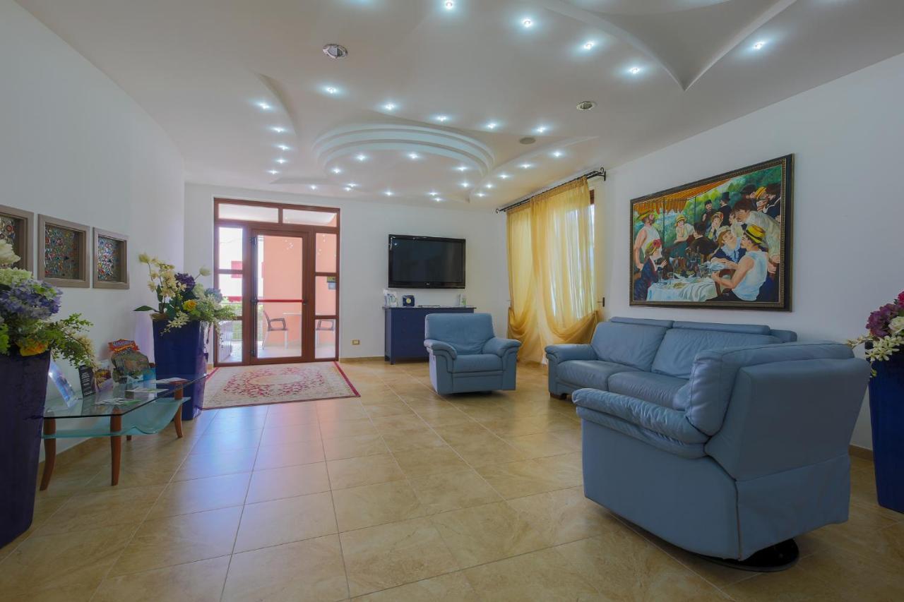 Hotel Corallo Torre Santa Sabina Zewnętrze zdjęcie