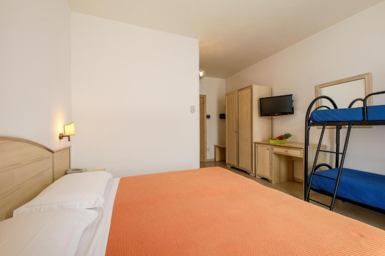 Hotel Corallo Torre Santa Sabina Zewnętrze zdjęcie