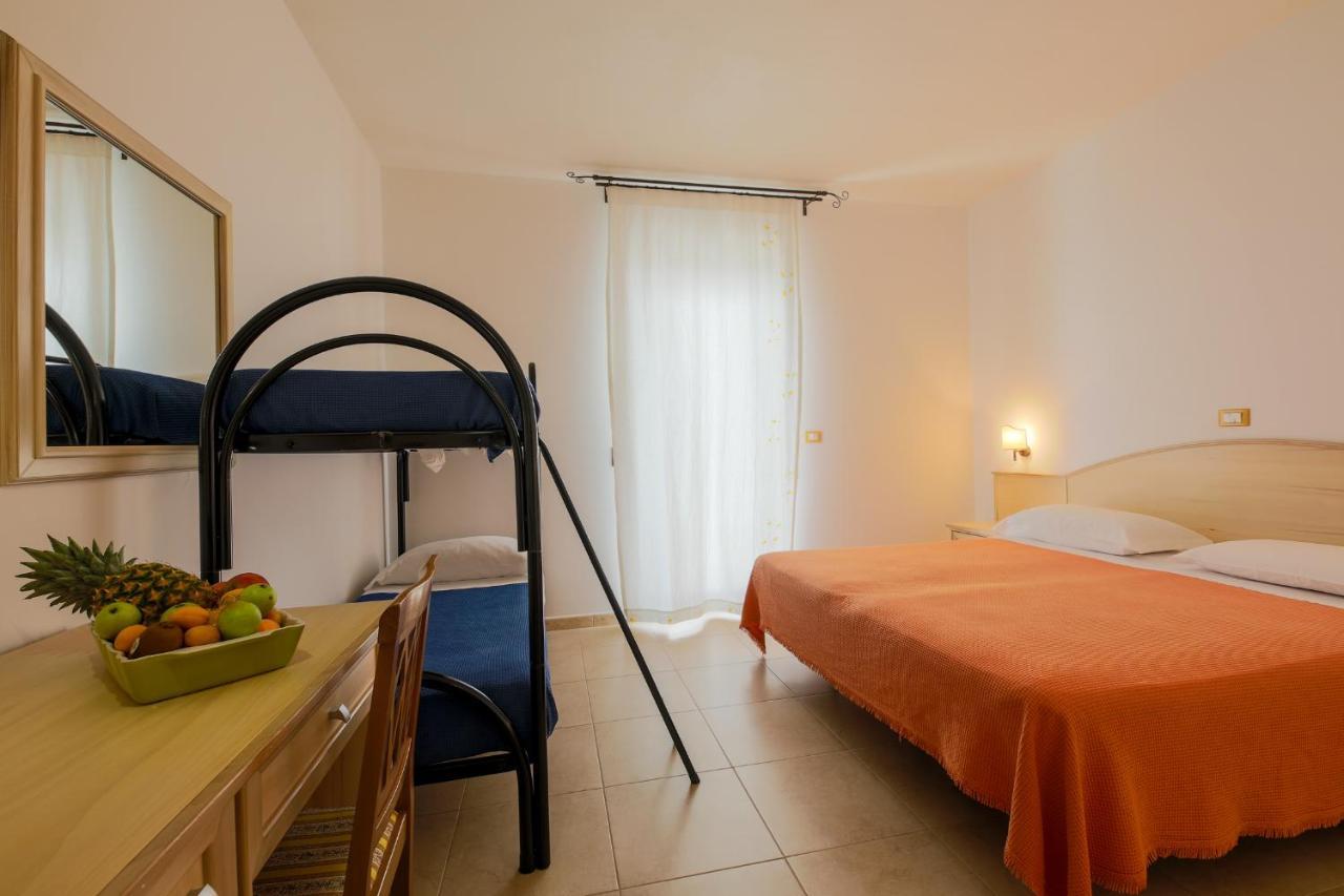 Hotel Corallo Torre Santa Sabina Zewnętrze zdjęcie