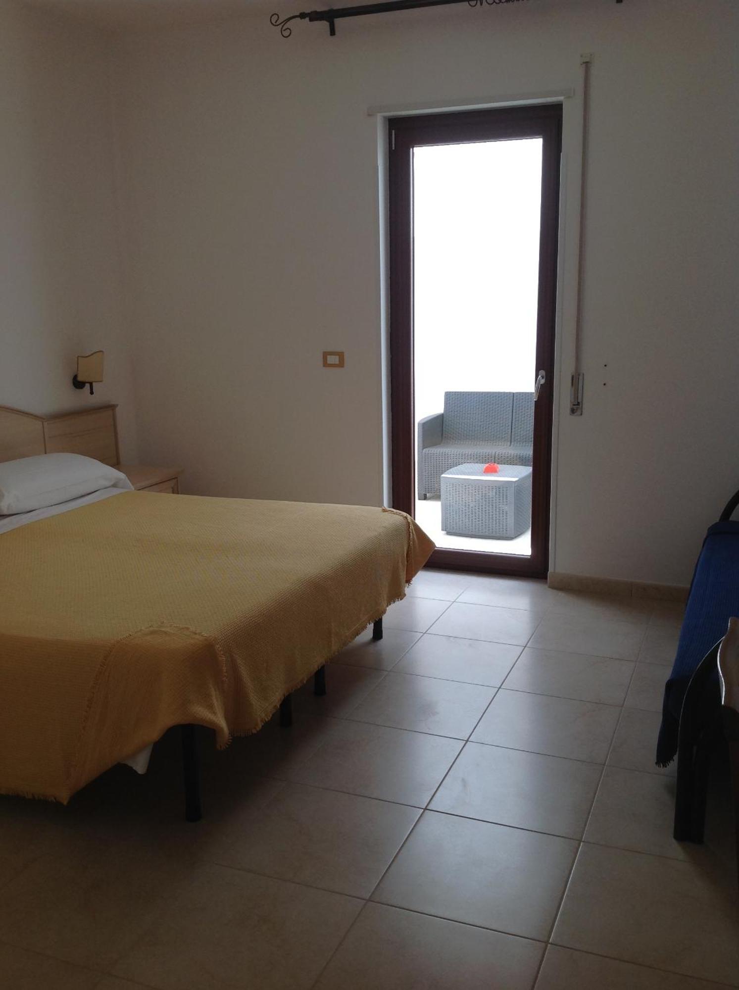 Hotel Corallo Torre Santa Sabina Zewnętrze zdjęcie