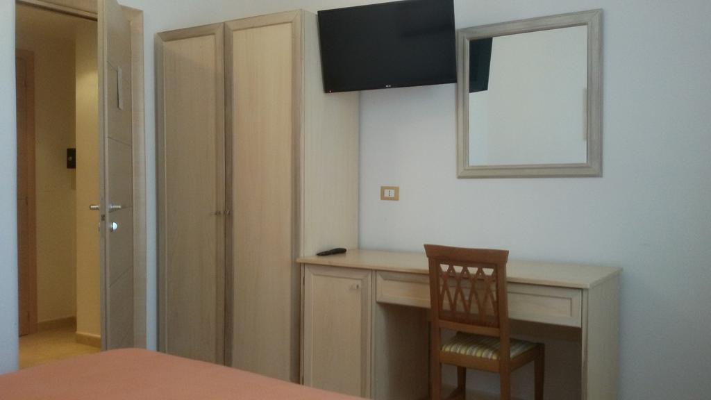 Hotel Corallo Torre Santa Sabina Zewnętrze zdjęcie