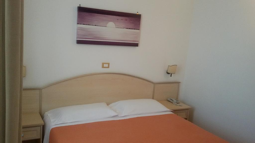Hotel Corallo Torre Santa Sabina Zewnętrze zdjęcie