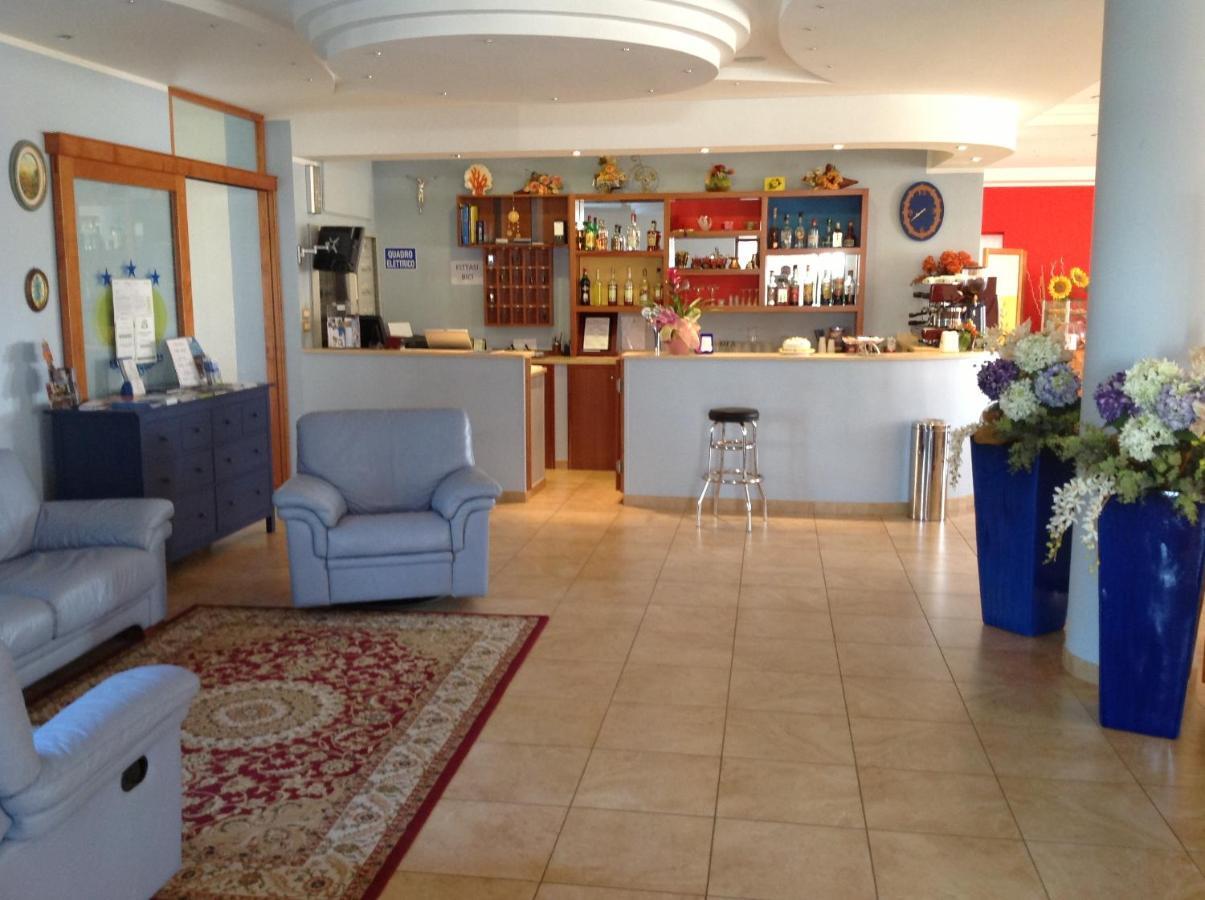 Hotel Corallo Torre Santa Sabina Zewnętrze zdjęcie